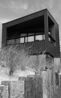 View of the annexe building in black and white